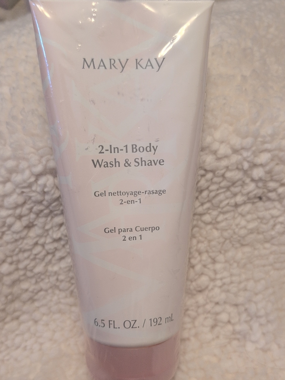 NWT Mary Kay 2-in-1 Wash & Shave